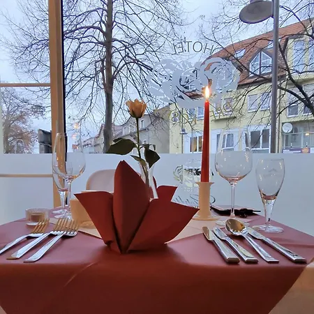 Drei Rosen 3*